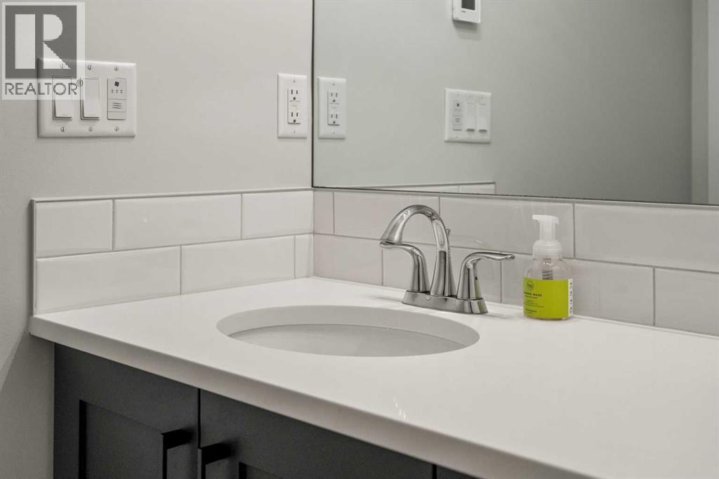 
          40 West Grove Link Southwest
            <br/>
            <span>Calgary</span>
            , 
            <span>AB</span>
             <span>T3H6E3</span>
         - Photo 35