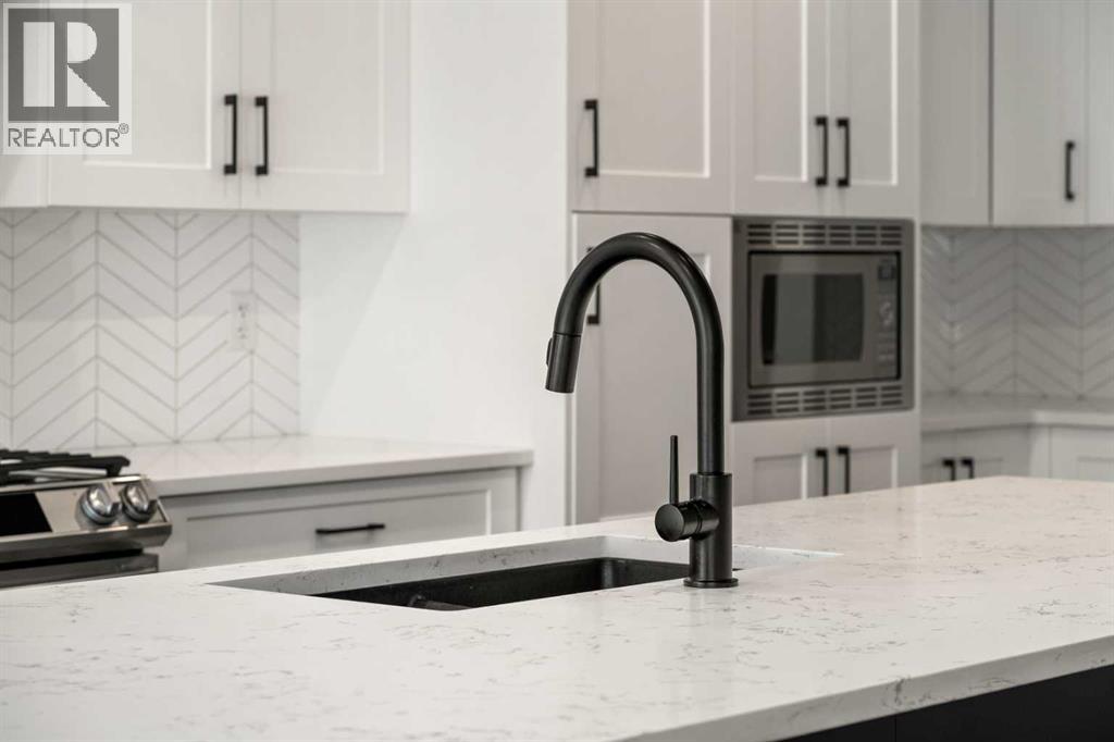 
          40 West Grove Link Southwest
            <br/>
            <span>Calgary</span>
            , 
            <span>AB</span>
             <span>T3H6E3</span>
         - Photo 7