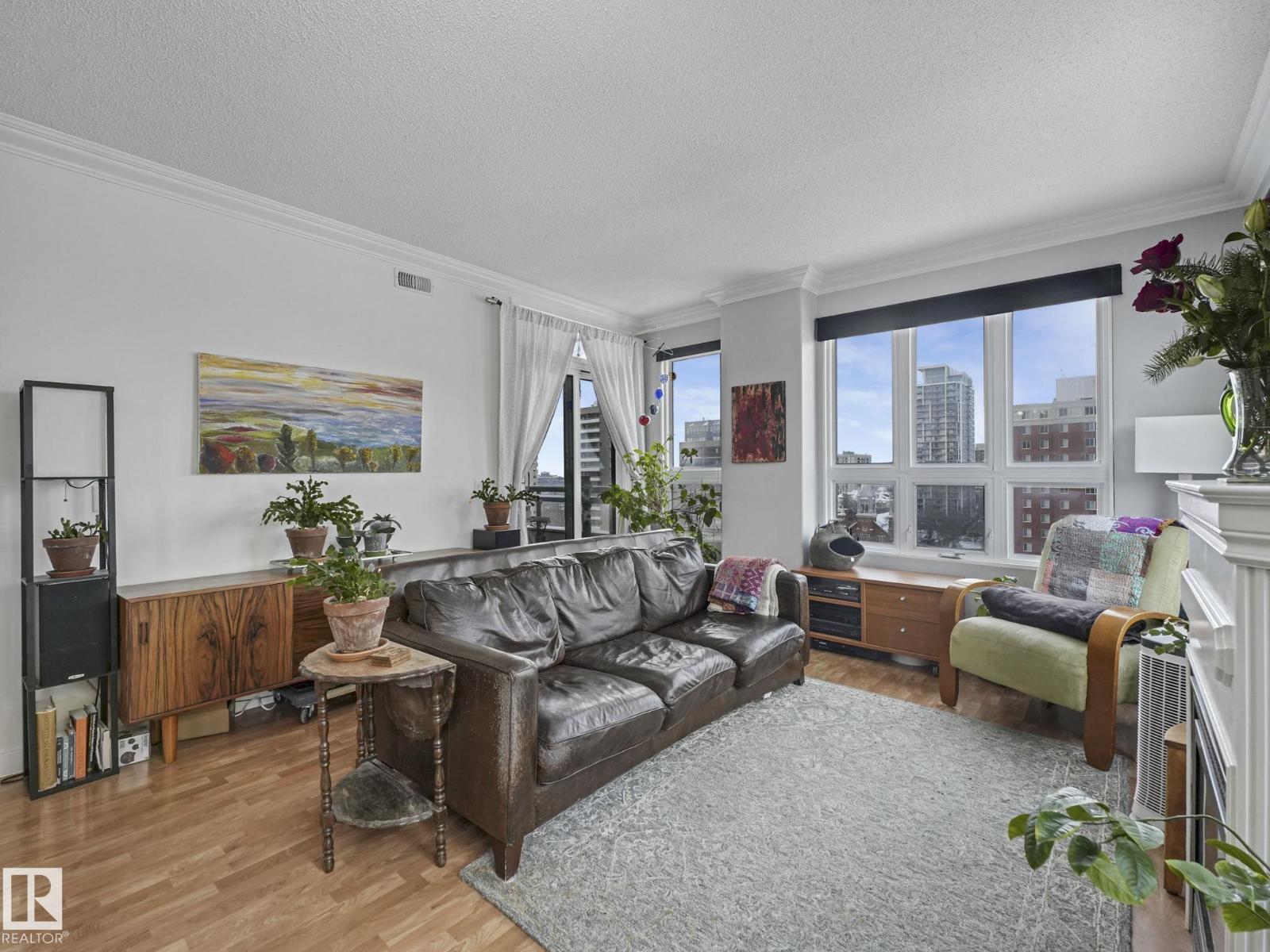 
          1005 9939 109 Street NW
            <br/>
            <span>Edmonton</span>
            , 
            <span>AB</span>
             <span>T5K1H6</span>
         - Photo 36