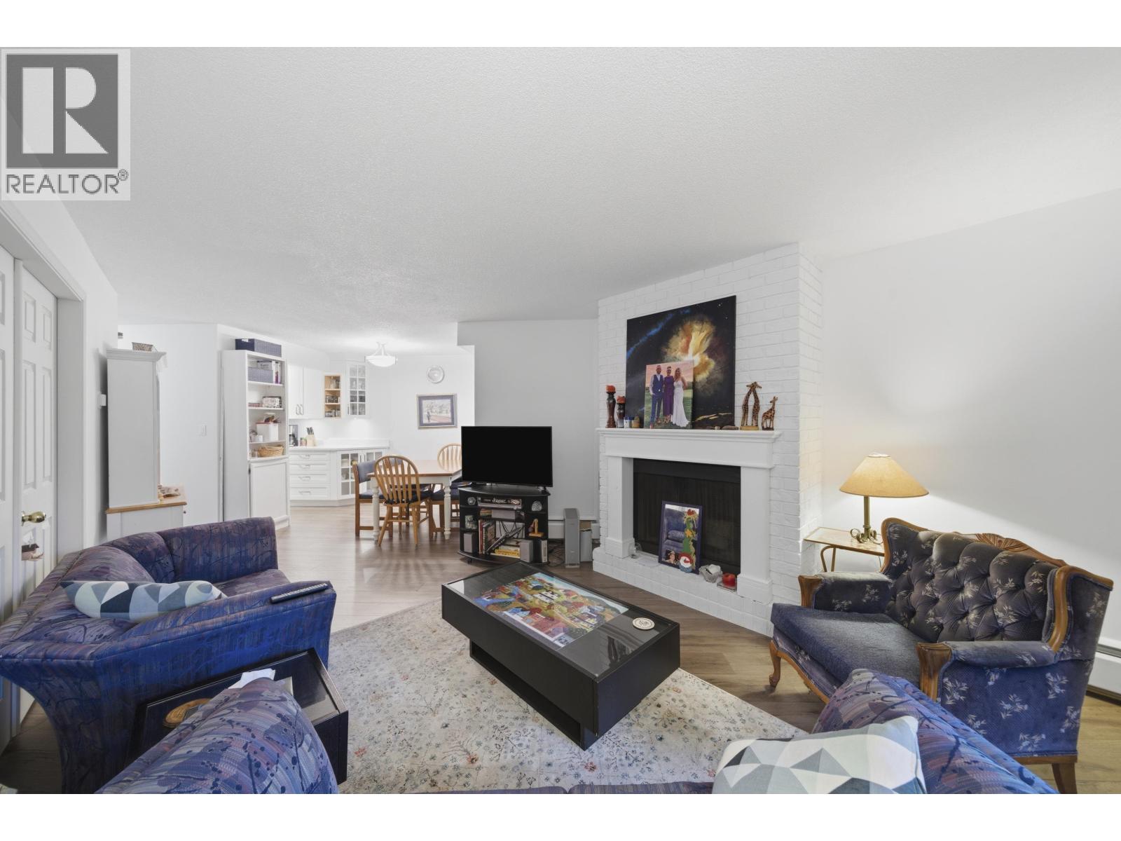 212 2620 FROMME ROAD, North Vancouver