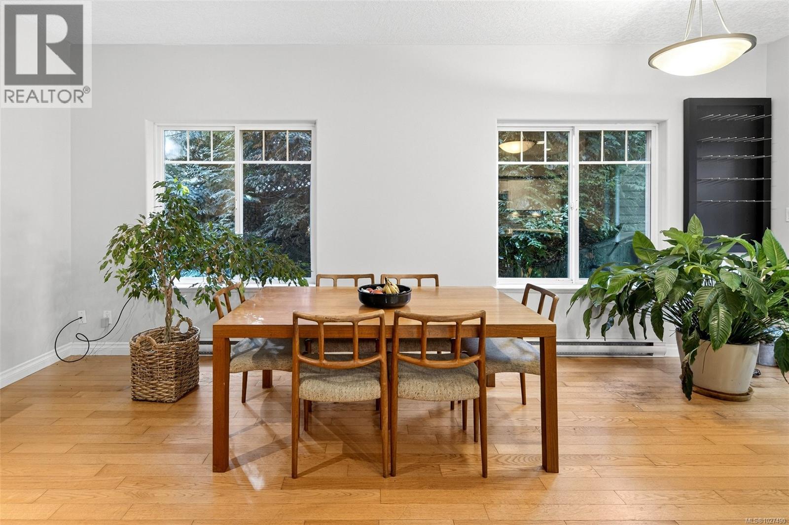 3 1405 Mallek Crescent, Victoria