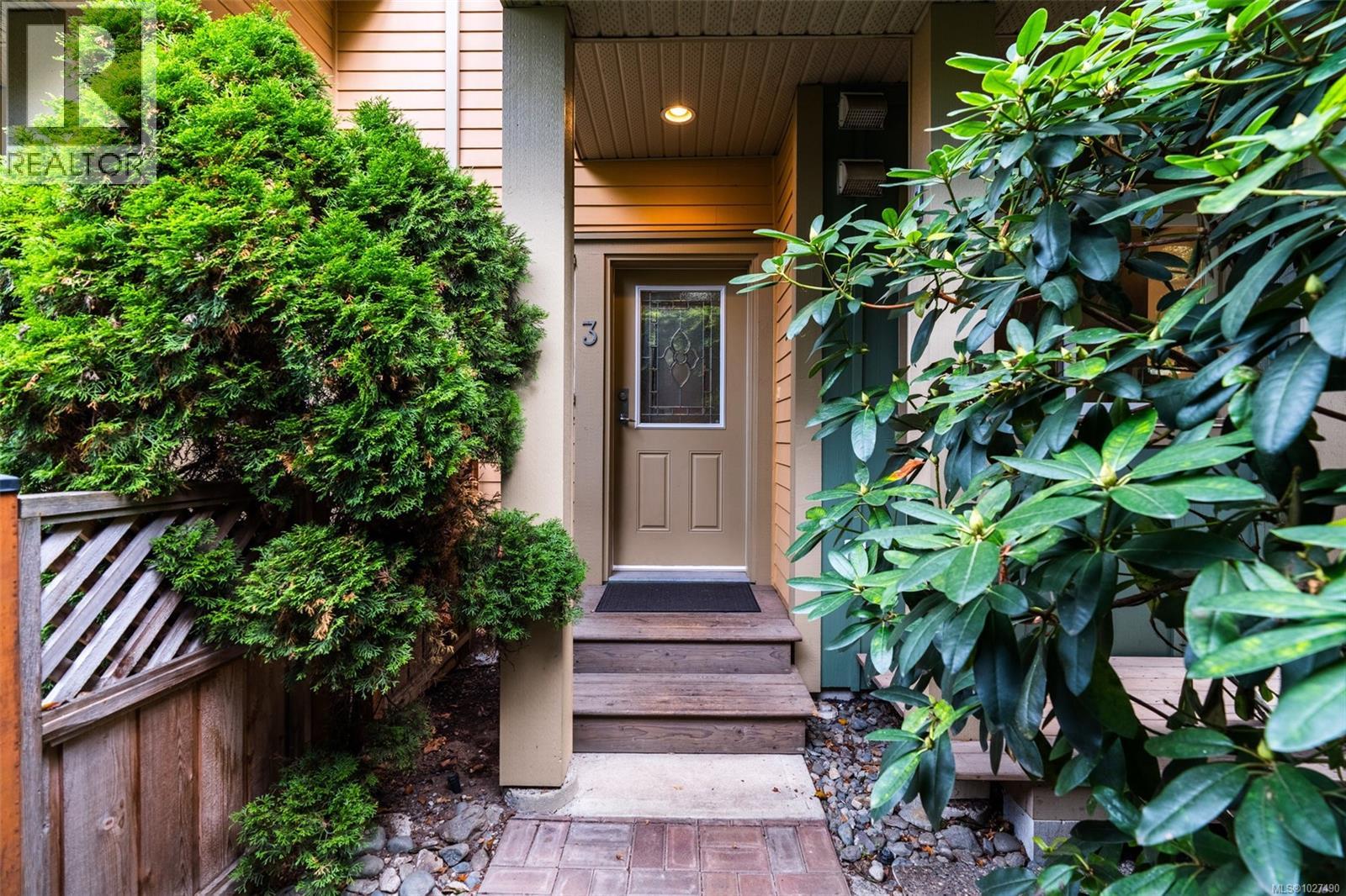 #3 1405 Mallek Cres - 2
