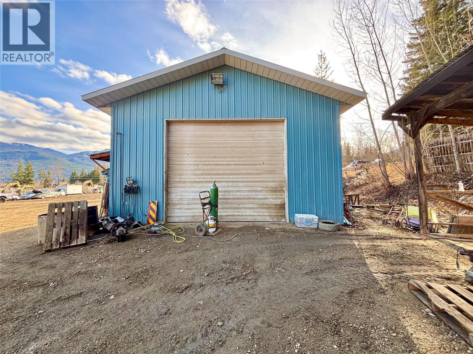4751 5th Avenue SW, Salmon Arm