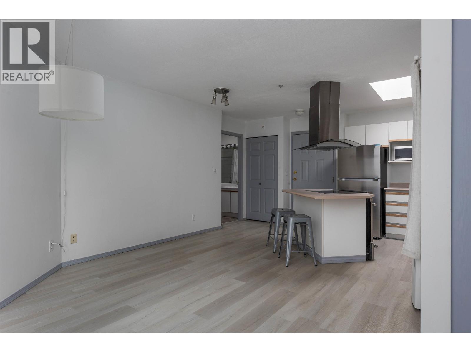 E309 40180 WILLOW CRESCENT, Squamish