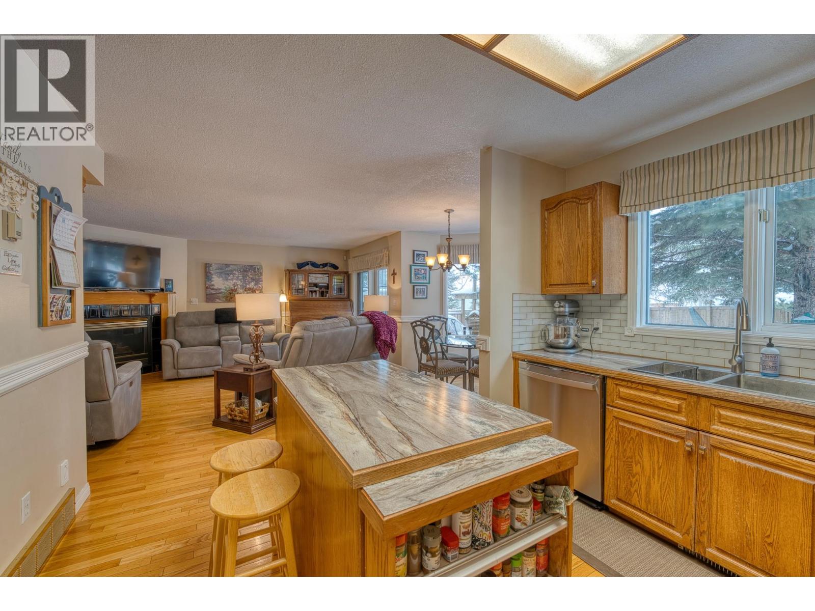 11415 92 STREET - Photo 4 of 29, Fort St. John, British Columbia