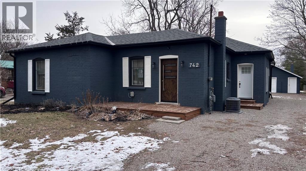 742 MOUNT PLEASANT Road - Main photo, Mount Pleasant, Ontario