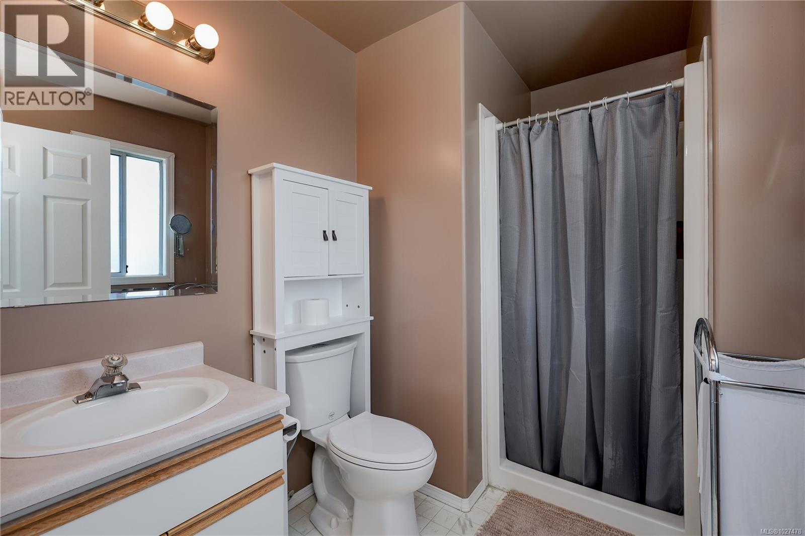 2056 Gladys Pl, Sooke