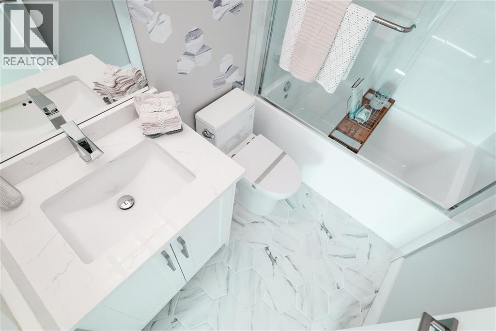 1X 430 DUNCAN, New Westminster