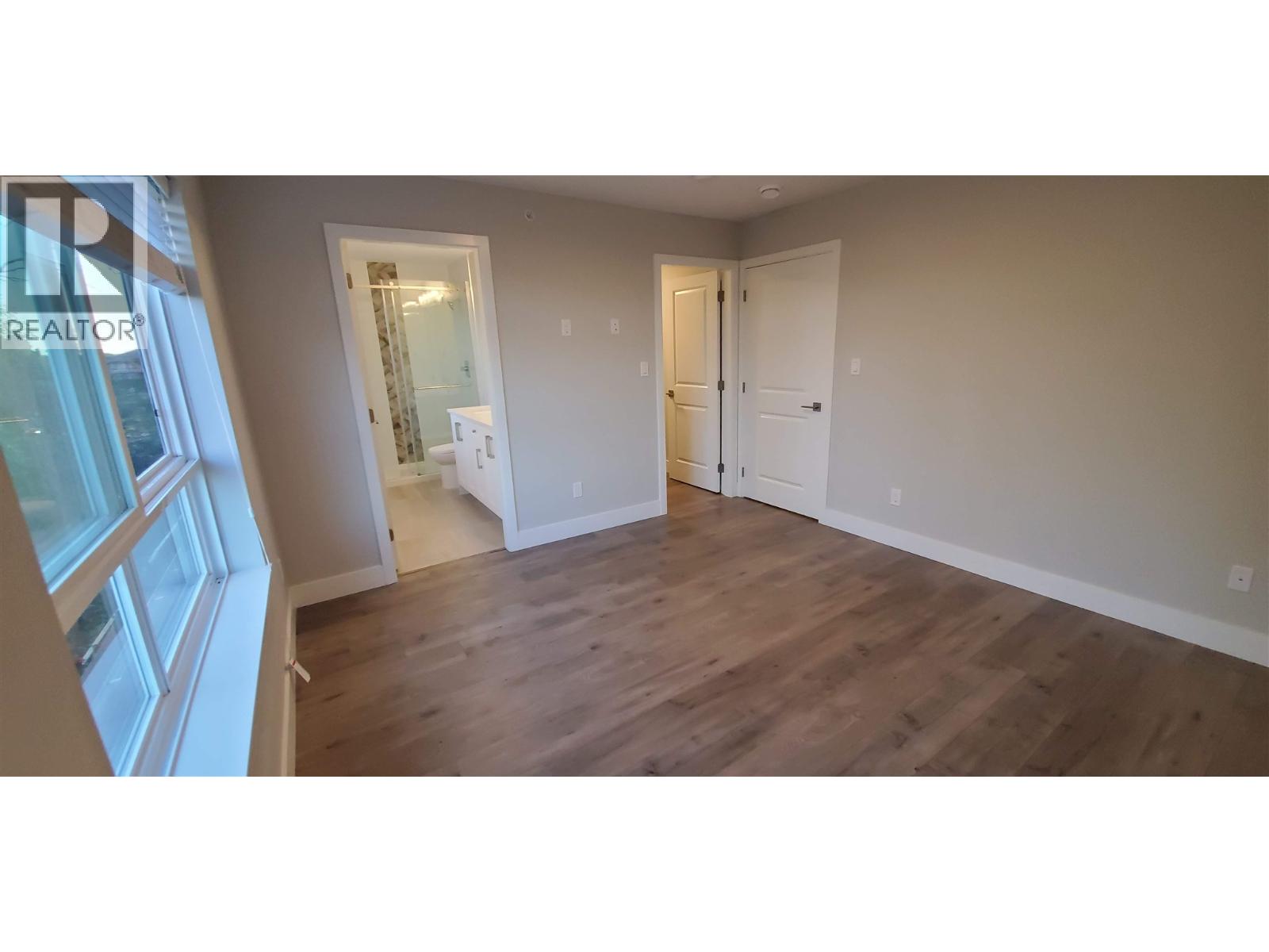 1X 430 DUNCAN, New Westminster