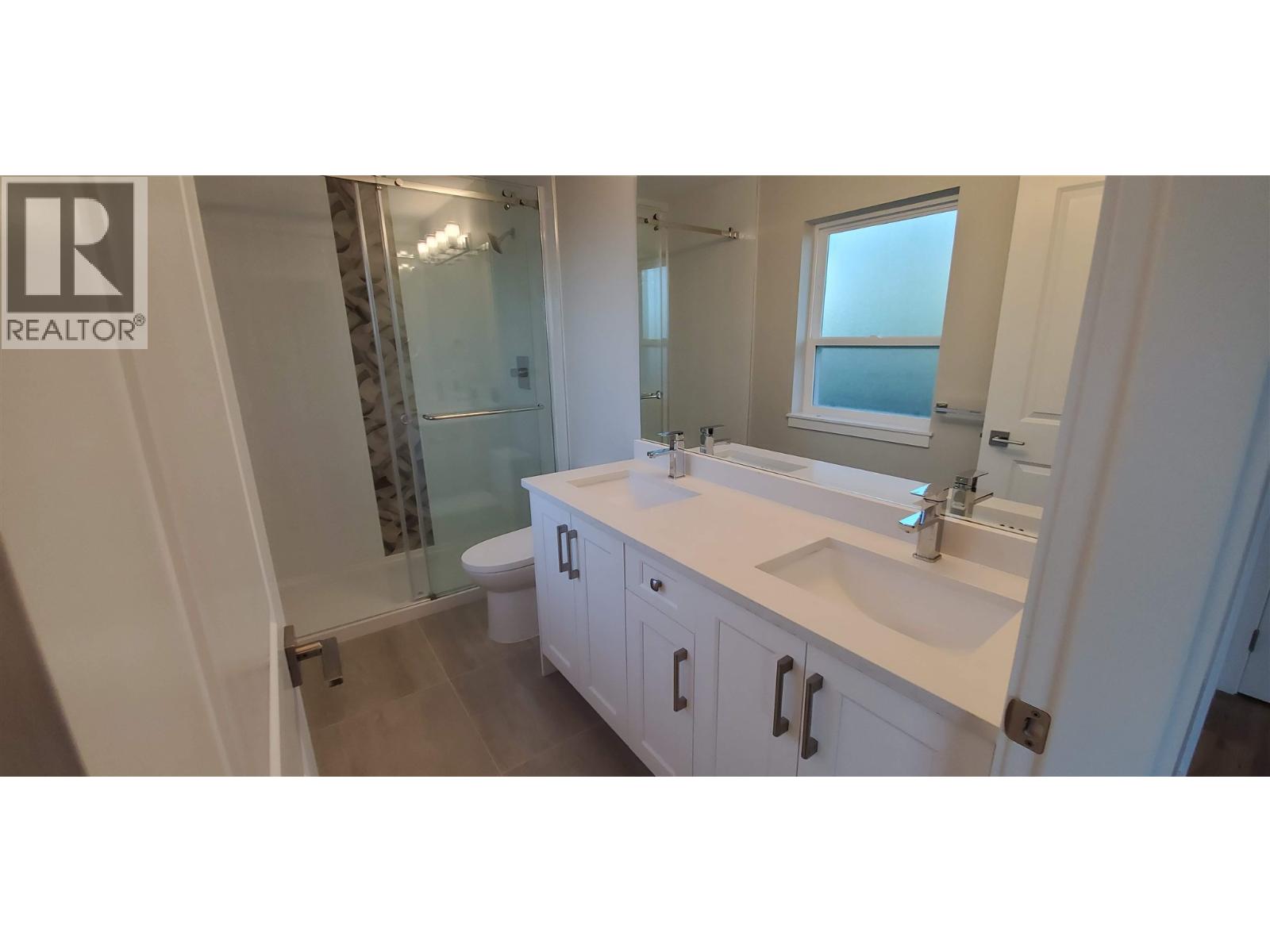 1X 430 DUNCAN, New Westminster