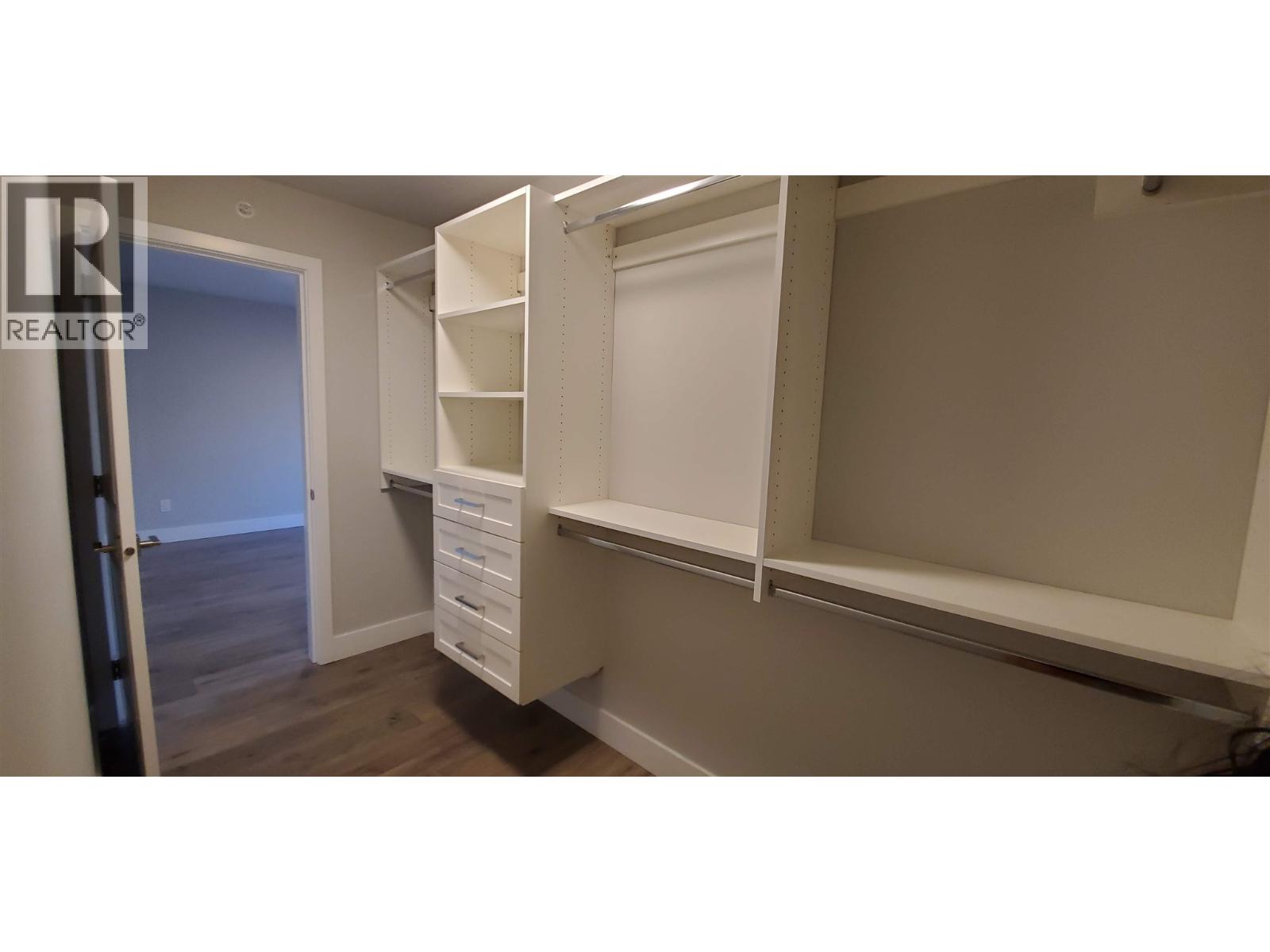 1X 430 DUNCAN, New Westminster