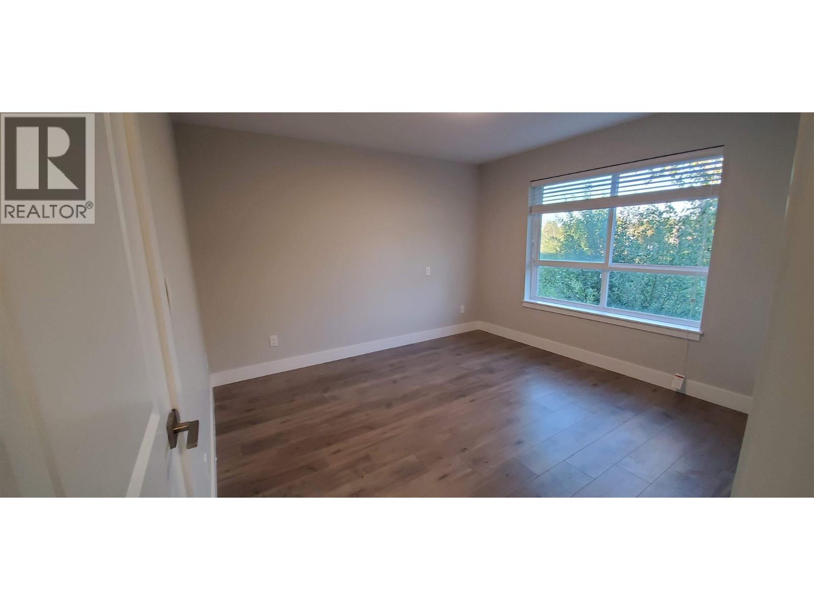 1X 430 DUNCAN, New Westminster