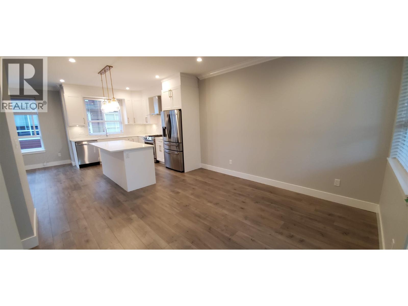 1X 430 DUNCAN, New Westminster