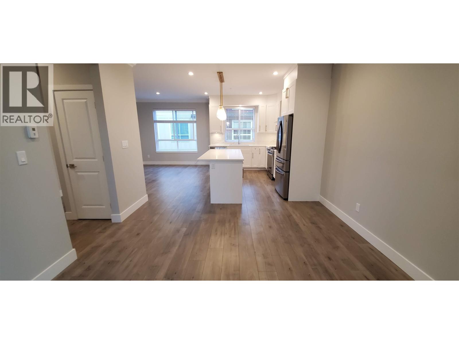 1X 430 DUNCAN, New Westminster