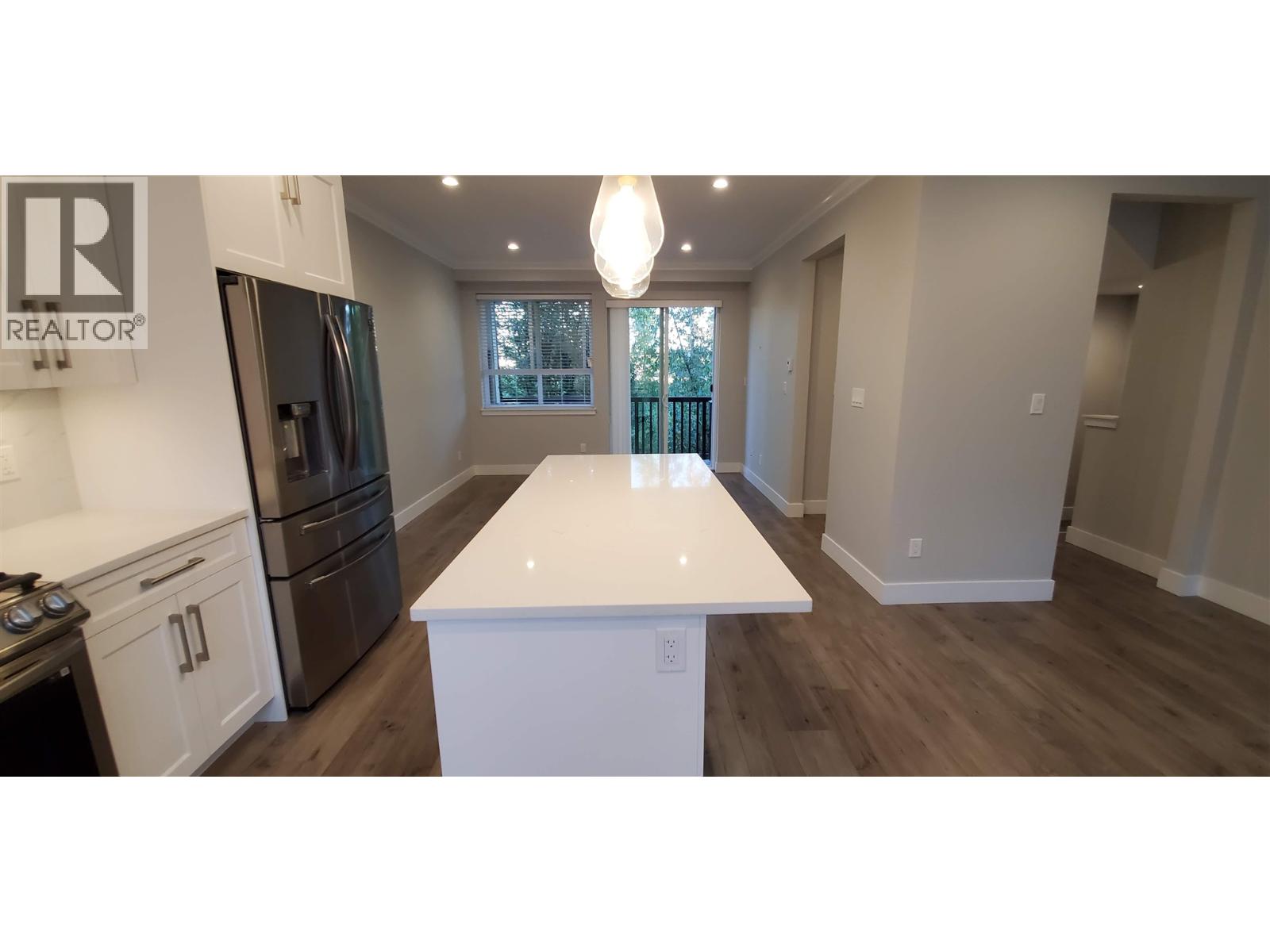 1X 430 DUNCAN, New Westminster