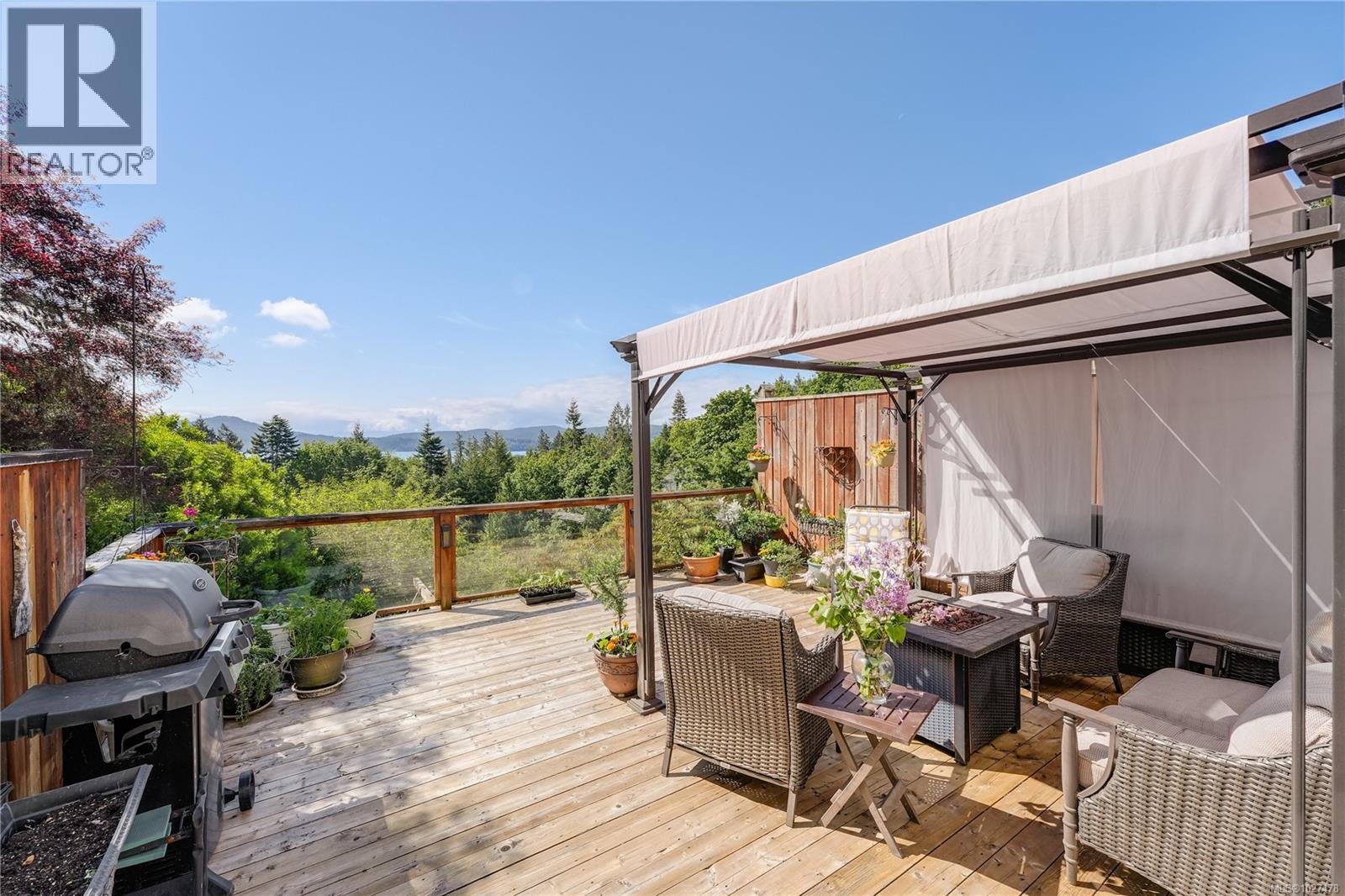 2056 Gladys Pl, Sooke