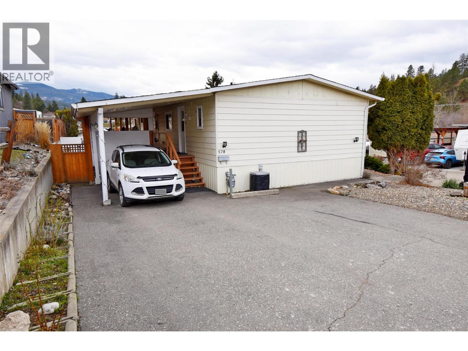 578 Guildford Court, Vernon