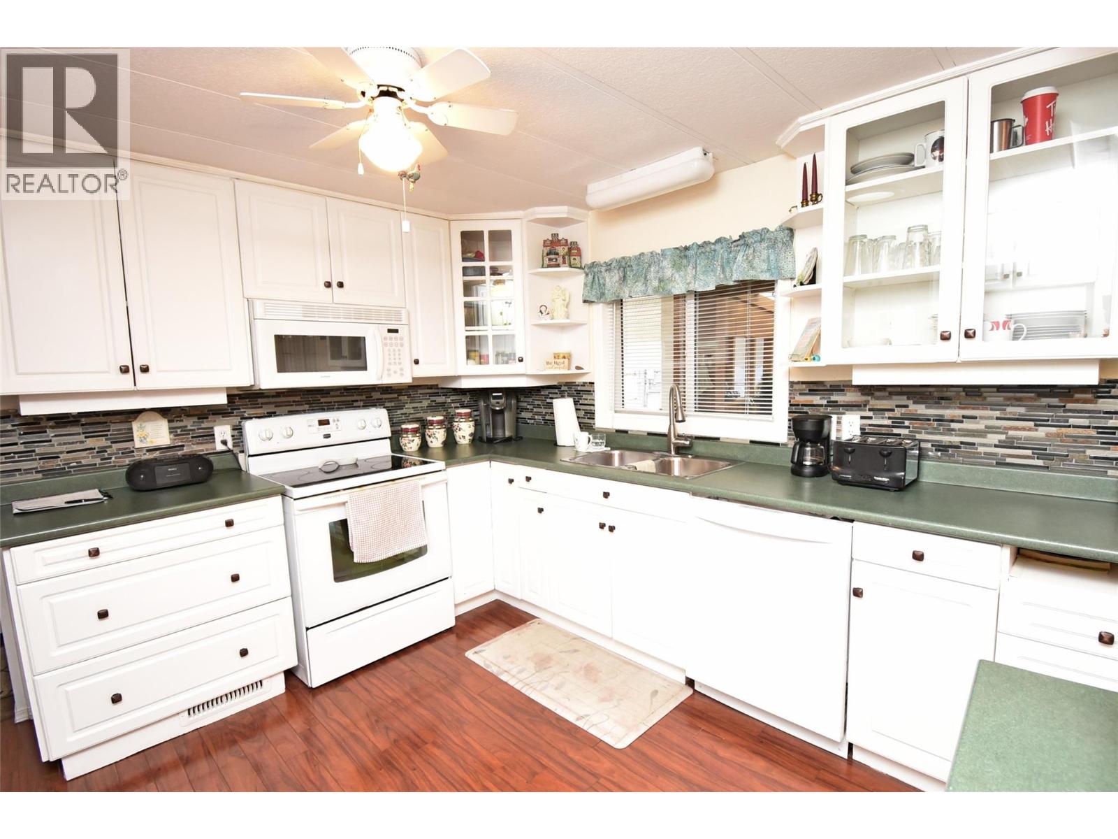 578 Guildford Court, Vernon