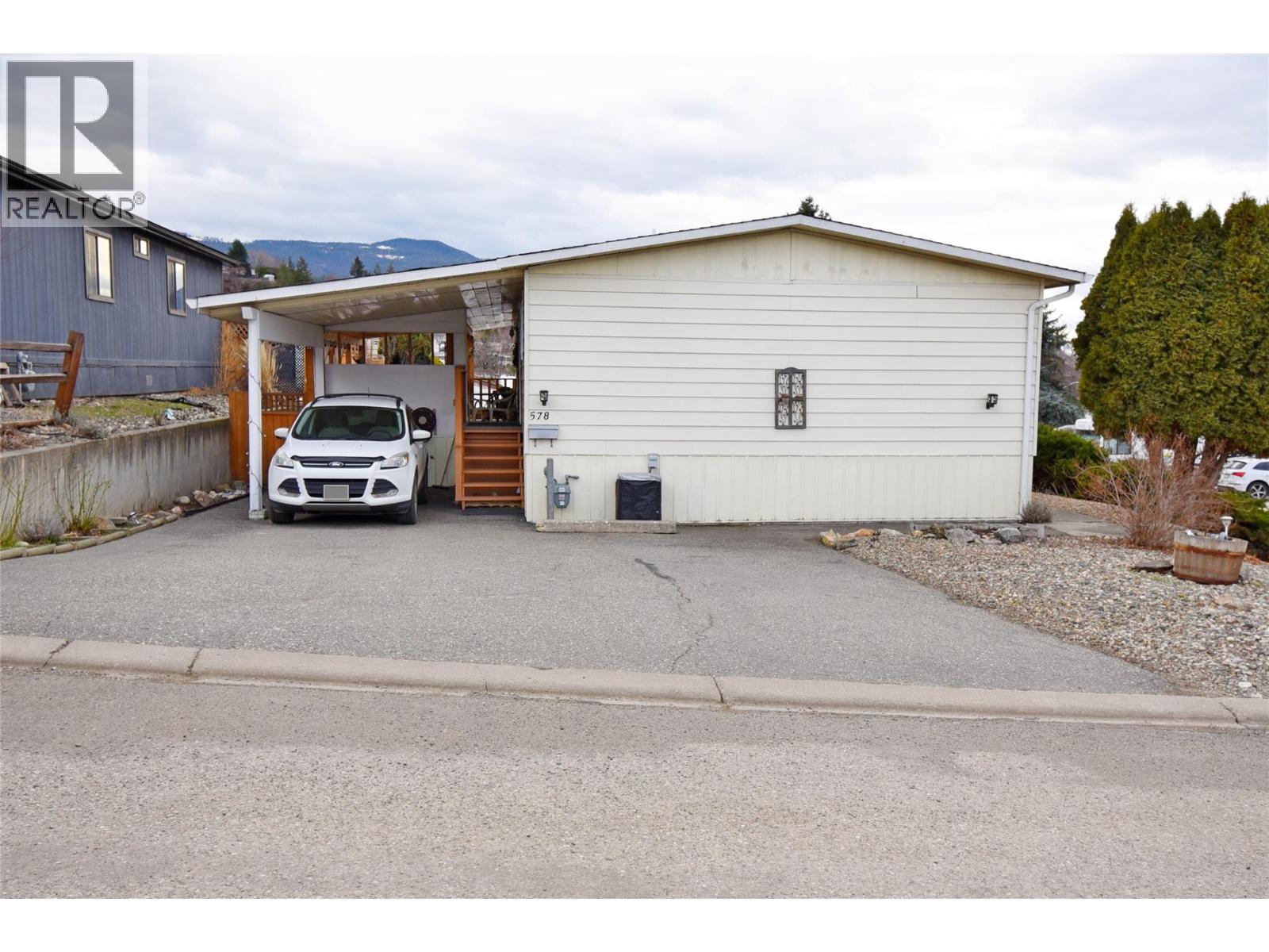578 Guildford Court, Vernon