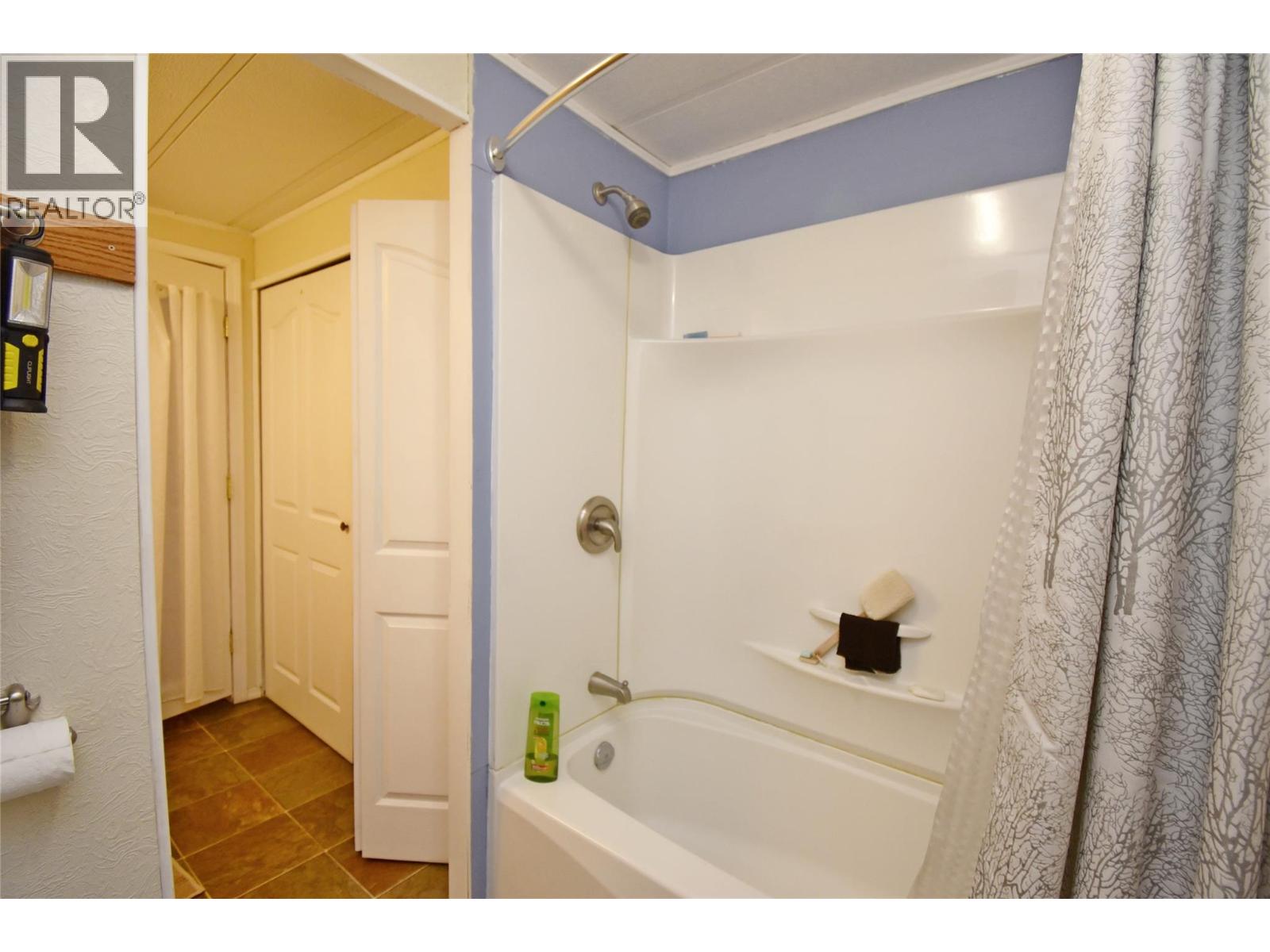 578 Guildford Court, Vernon