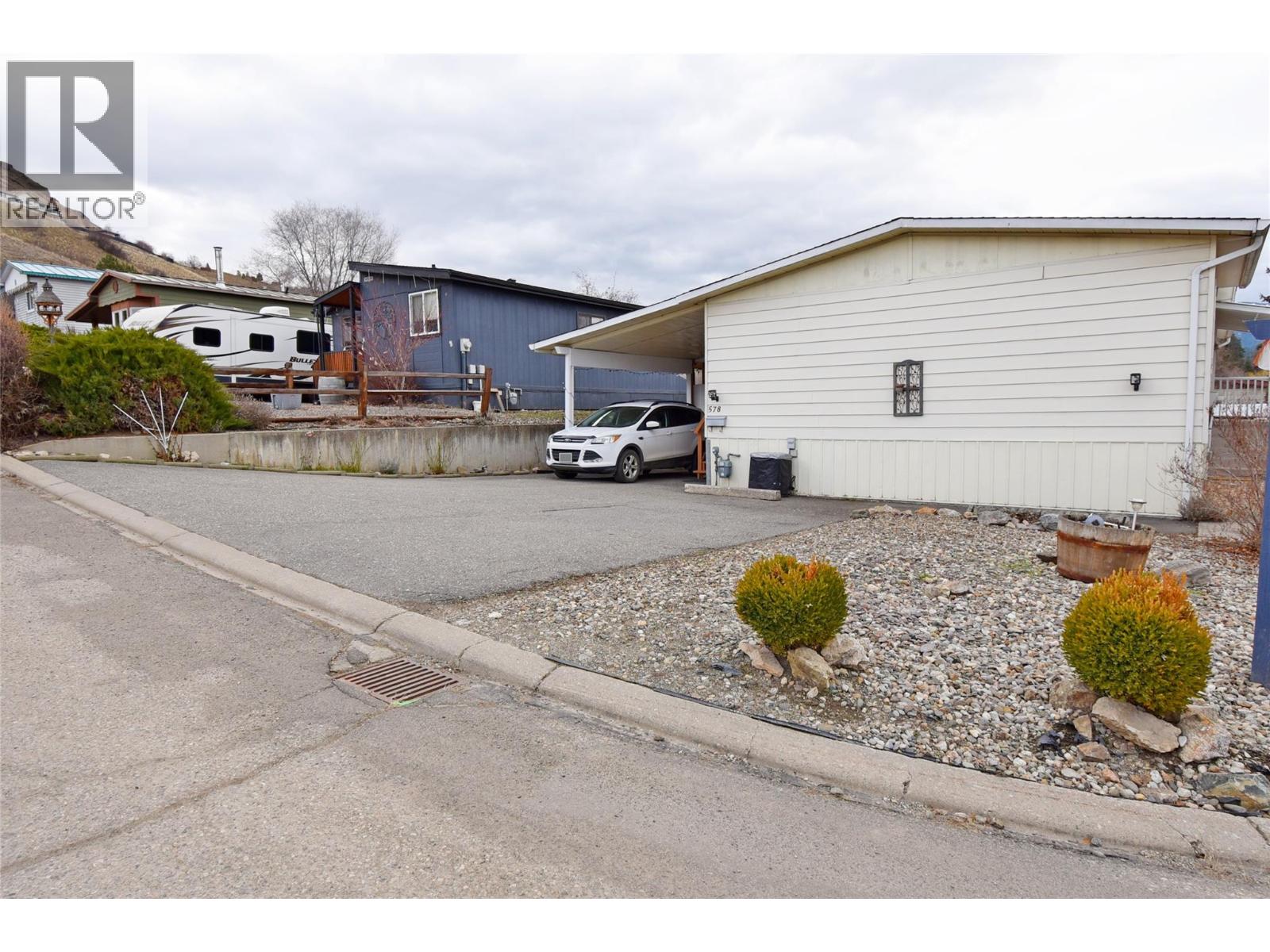 578 Guildford Court, Vernon