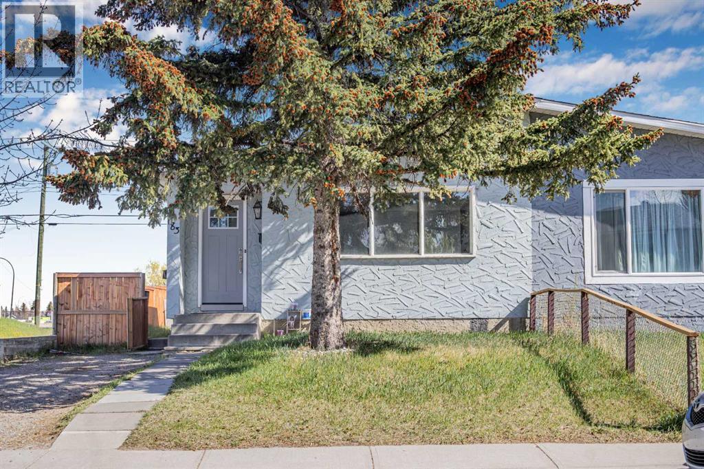 183 Penbrooke Close SE - Main photo, Calgary, Alberta