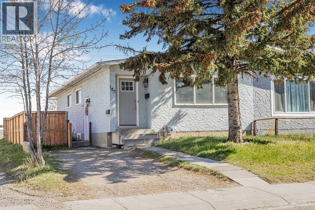183 PENBROOKE CLOSE SE - 33