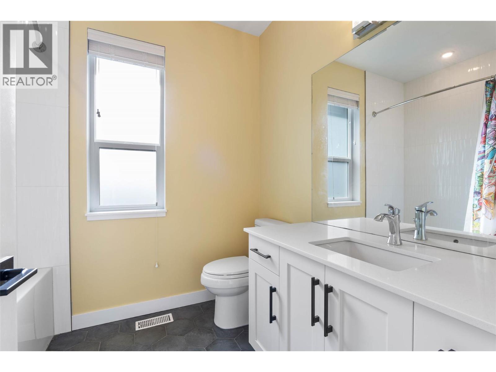 4103 Rio Vista Place, Kamloops