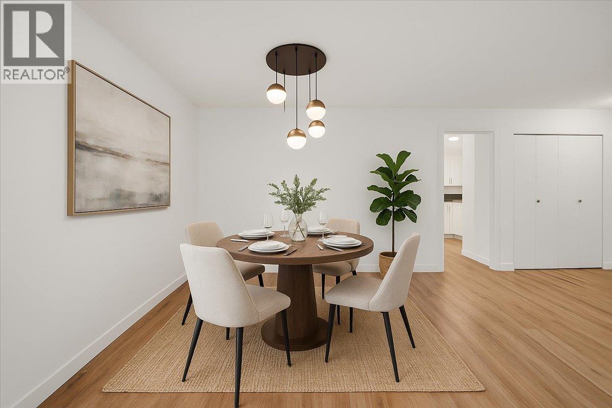 406 1340 DUCHESS AVENUE, West Vancouver