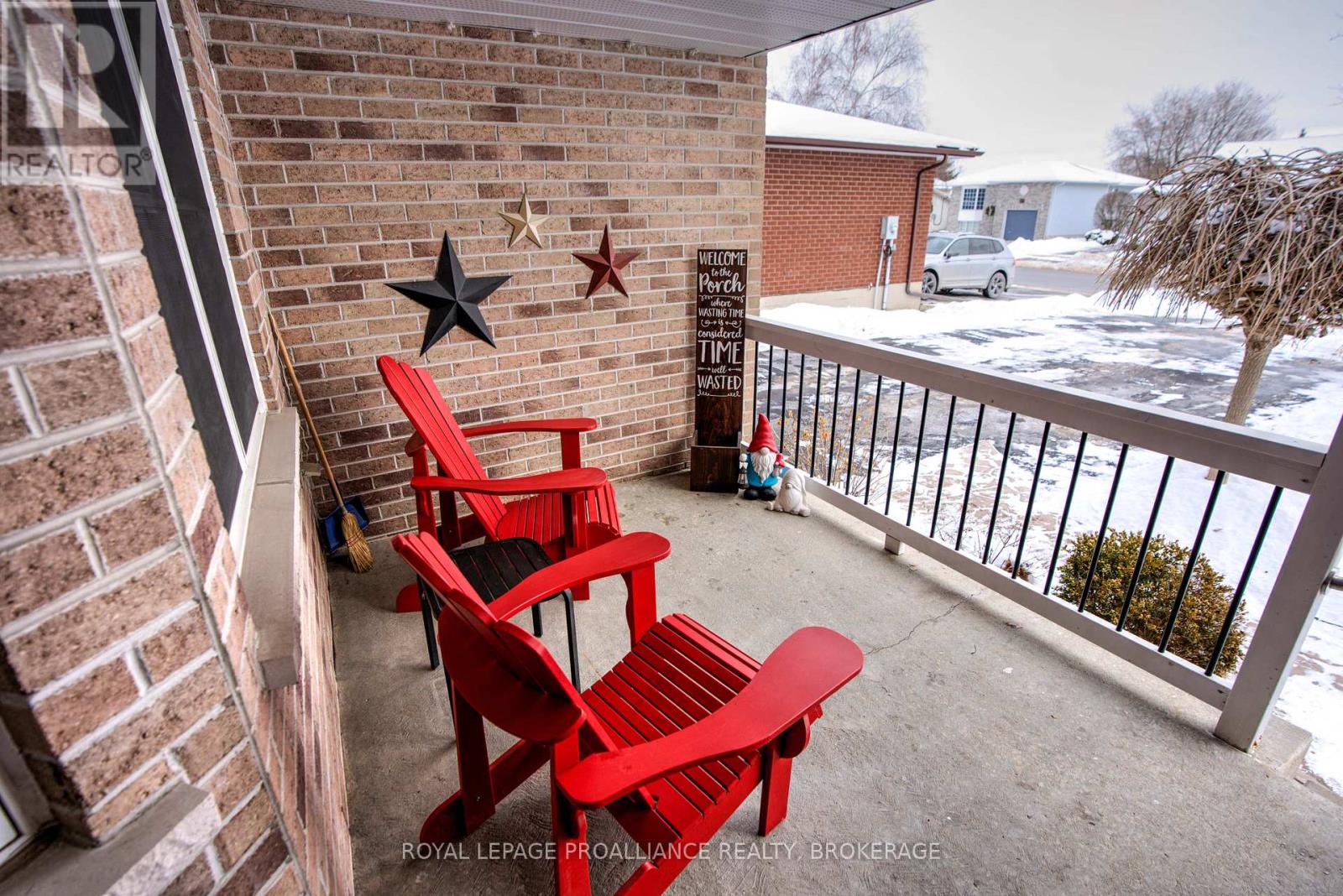 406 WATERLOO DRIVE - Photo 4 of 48, Kingston (East Gardiners Rd), Ontario