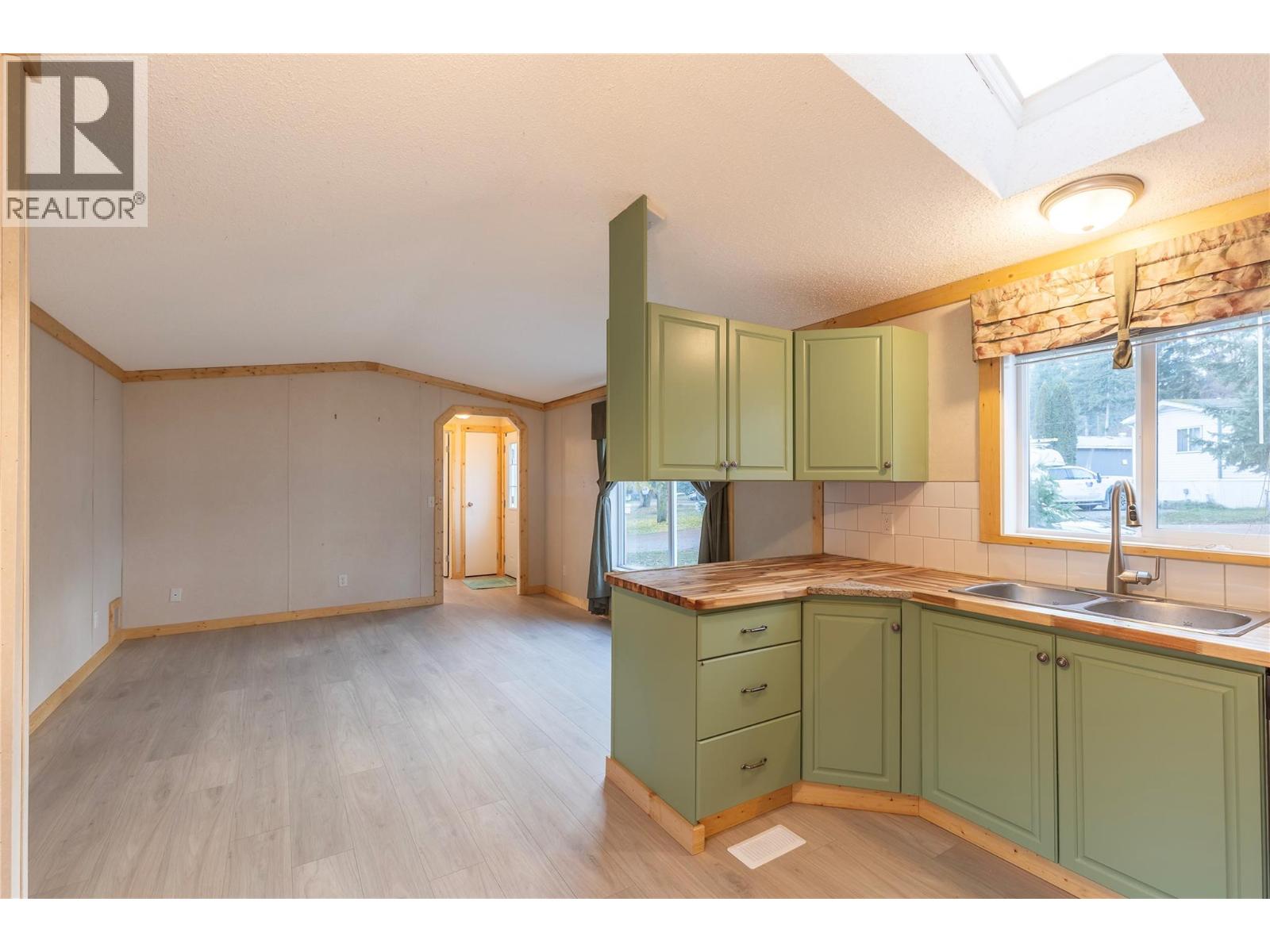 51 6588 97A Highway, Enderby