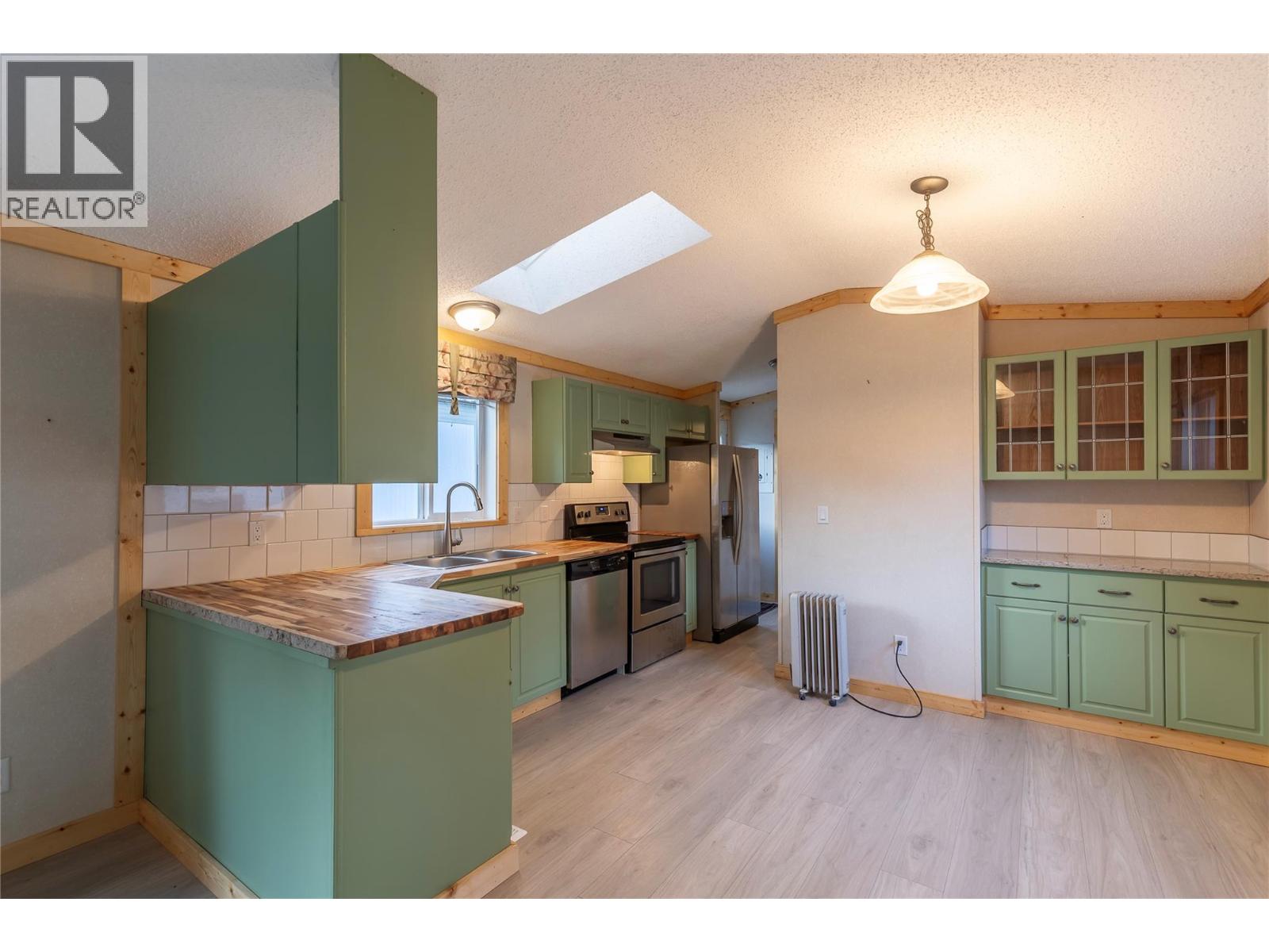 51 6588 97A Highway, Enderby