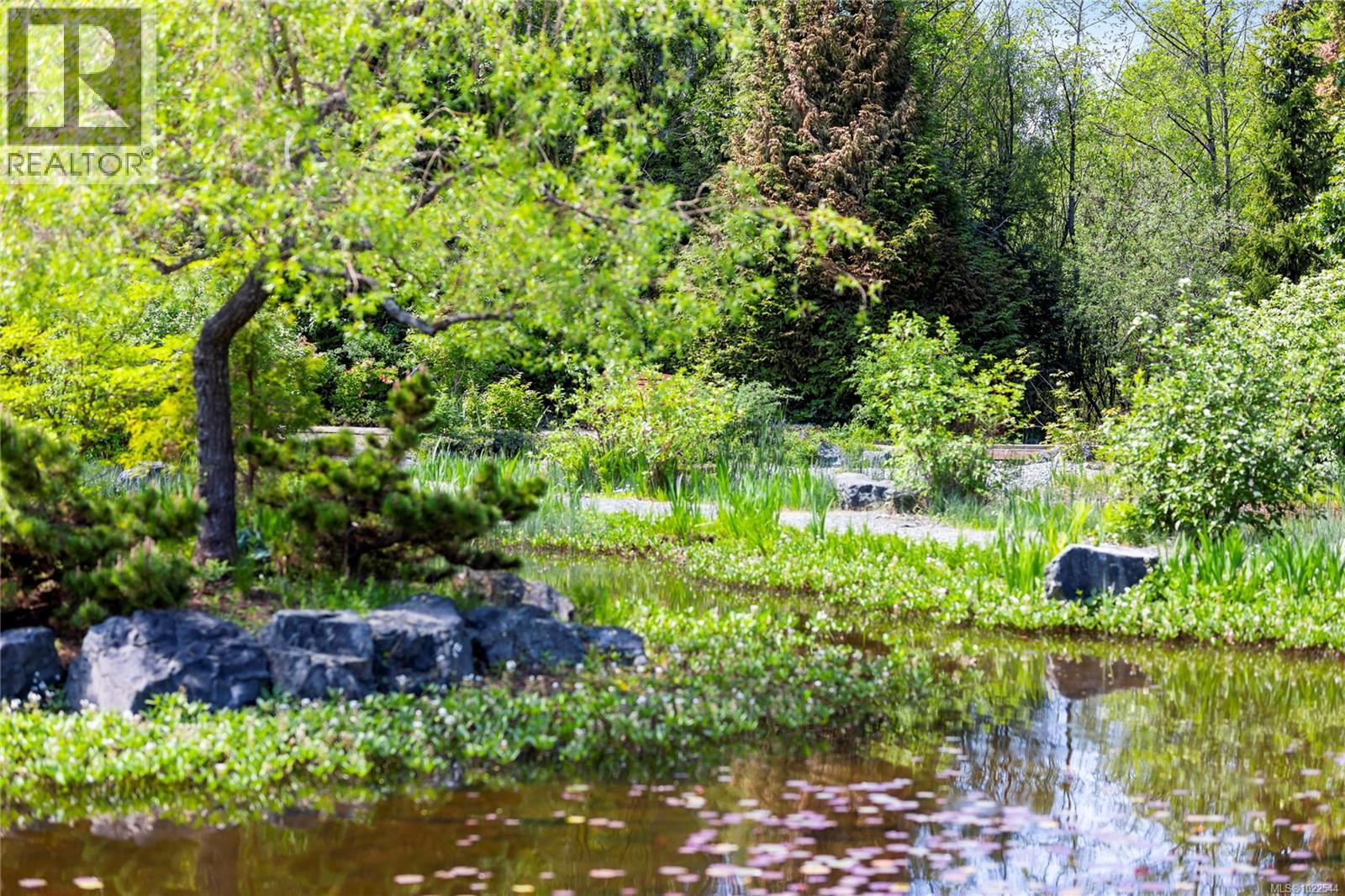 307 5620 Edgewater Lane, Nanaimo