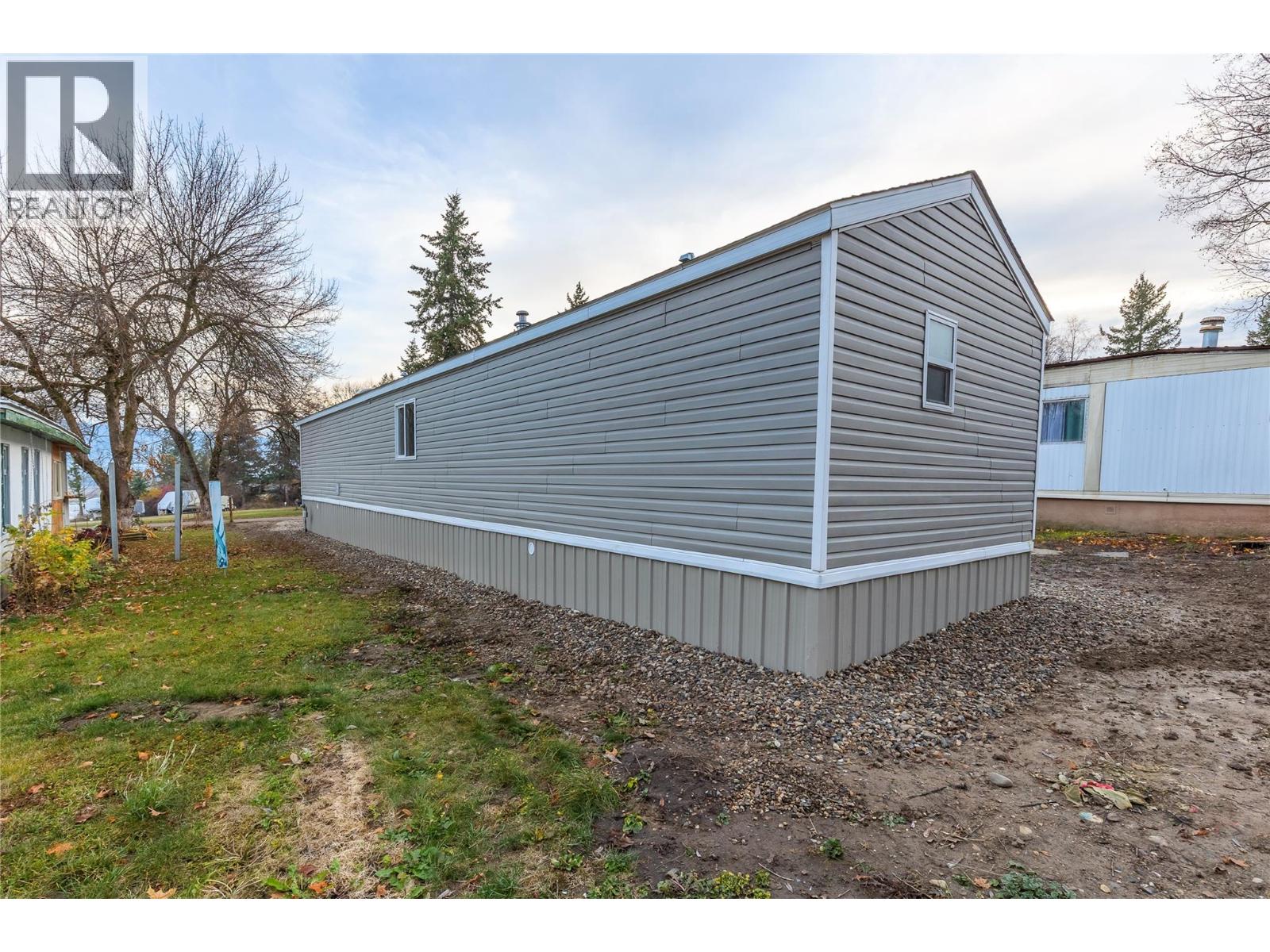 51 6588 97A Highway, Enderby