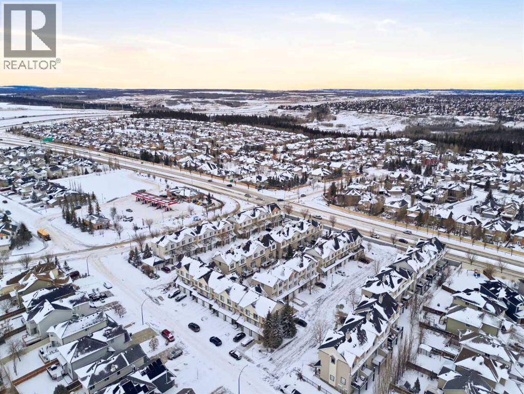 Single Family House 4 Level for Sale in  Everhollow Heights SW Evergreen Calgary 