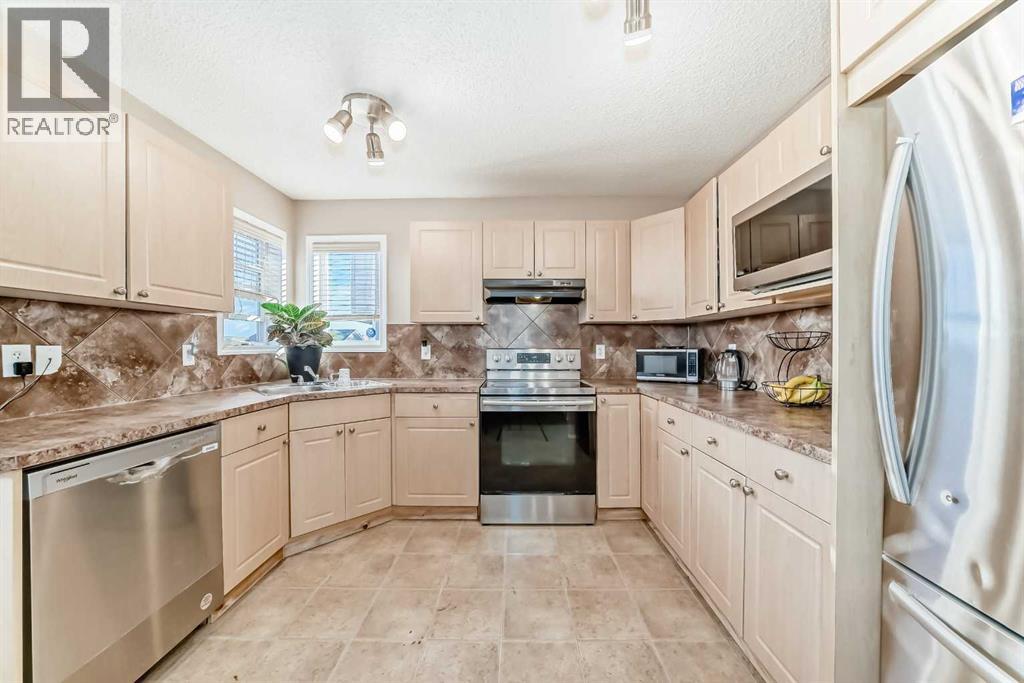 79 Saddlebrook Common NE - Photo 4 of 50, Calgary, Alberta