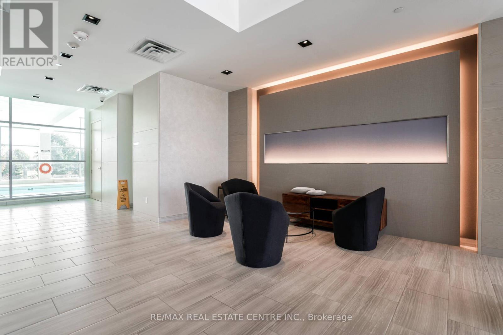 802 - 4677 GLEN ERIN DRIVE — photo 32