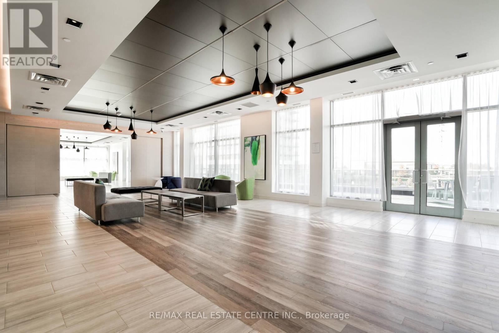 802 - 4677 GLEN ERIN DRIVE — photo 37