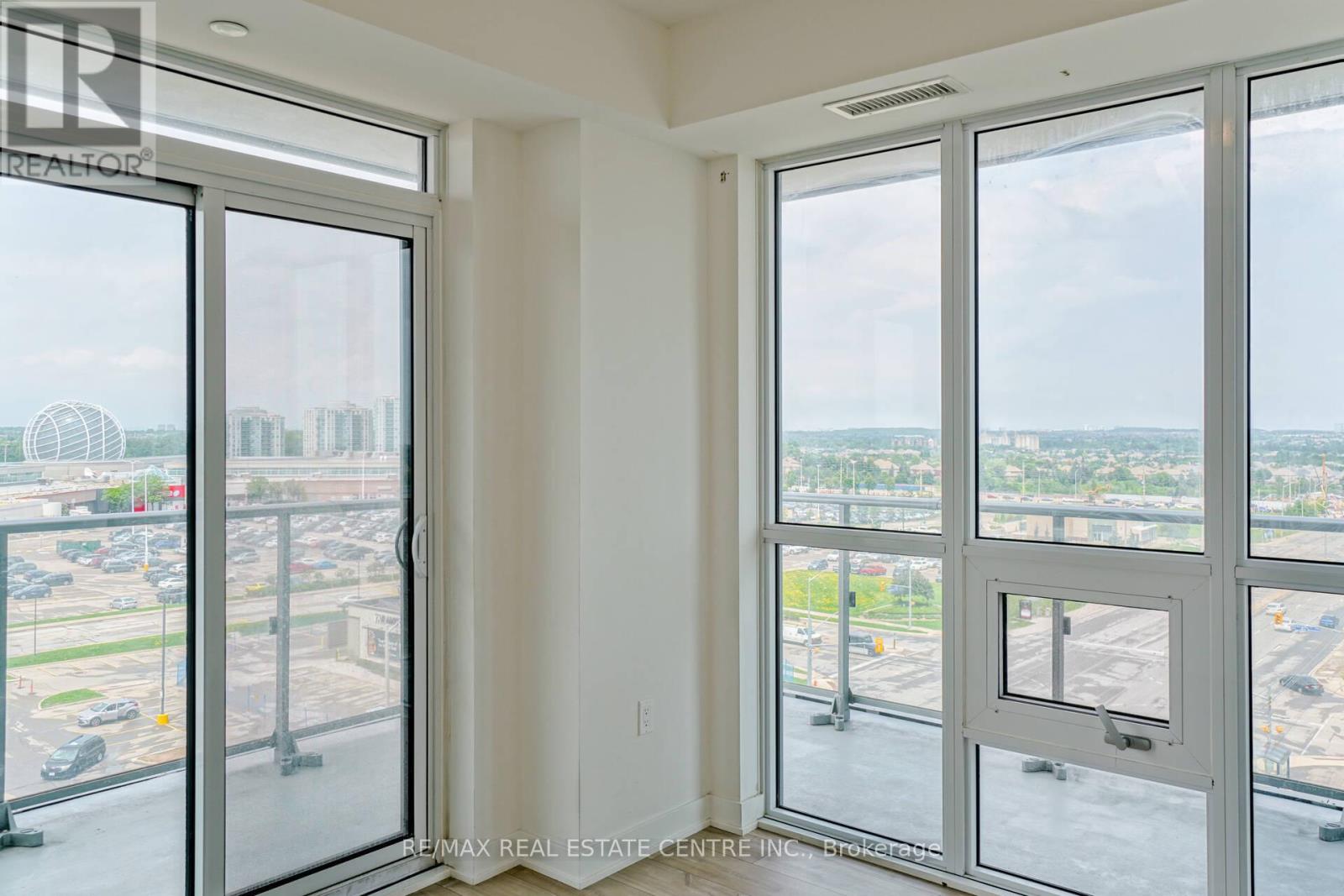 802 - 4677 GLEN ERIN DRIVE — photo 19