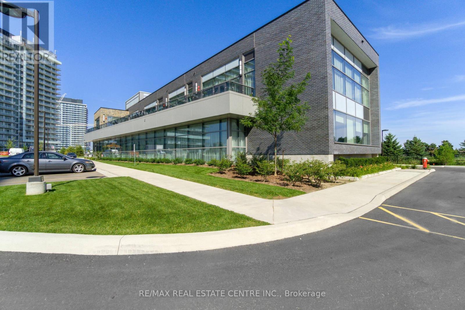 802 - 4677 GLEN ERIN DRIVE — photo 47
