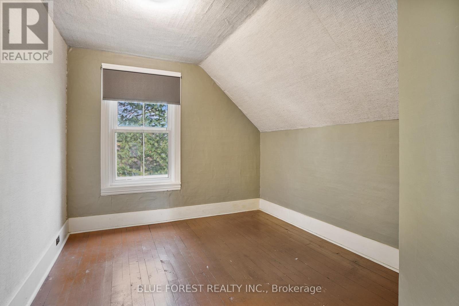 136 FURNIVAL ROAD Property Photo