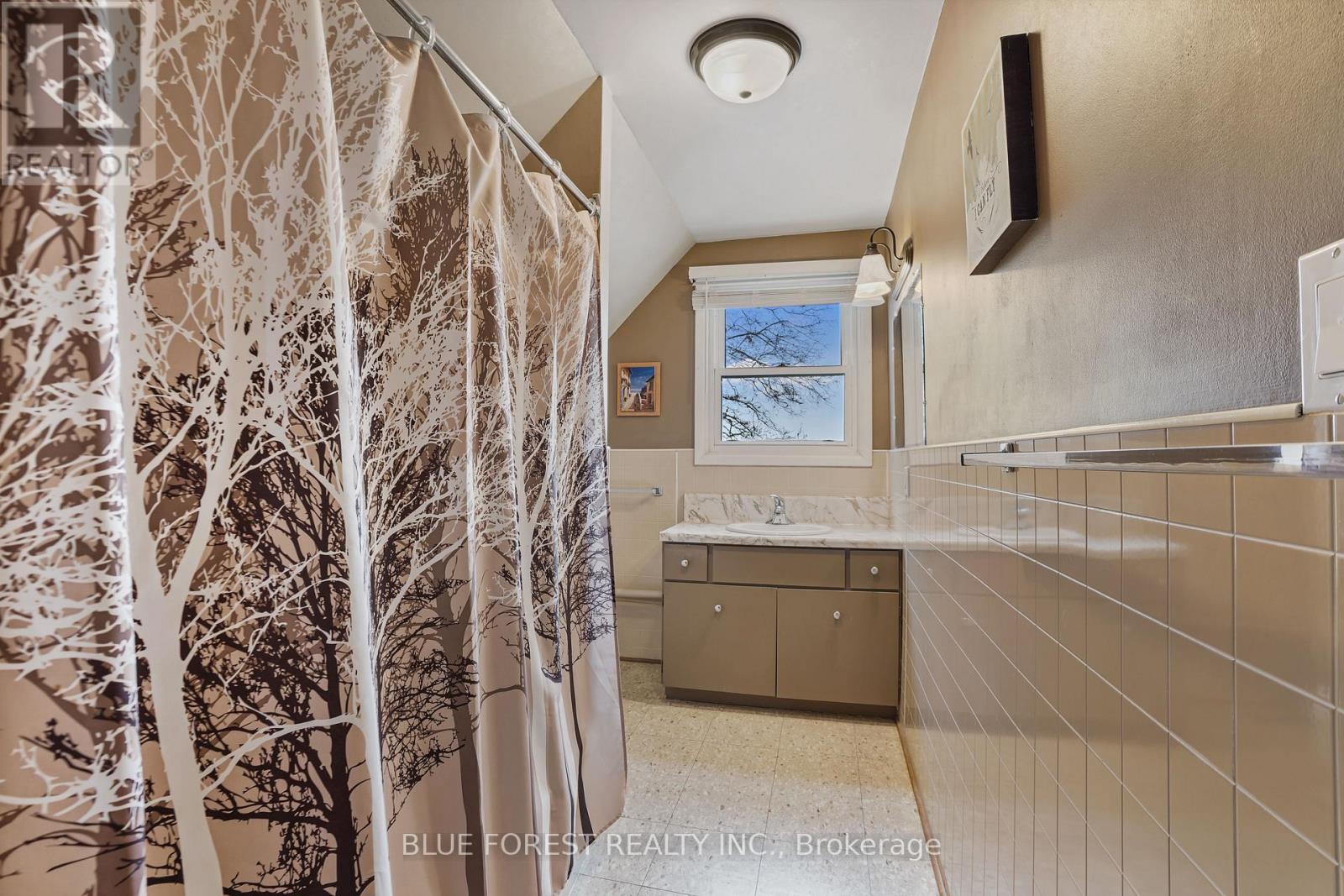 136 FURNIVAL ROAD Property Photo