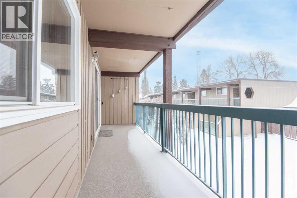 7, 5816 65 Street - Photo 3 of 21, Red Deer, Alberta