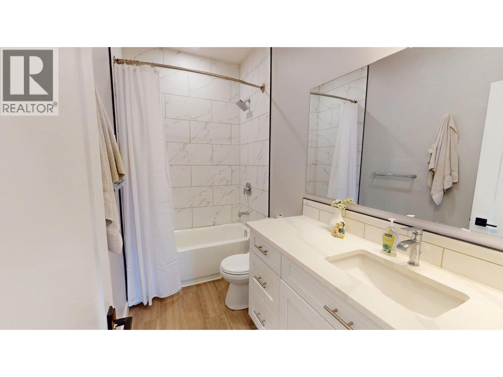 2258 Black Hawk Drive, Sparwood