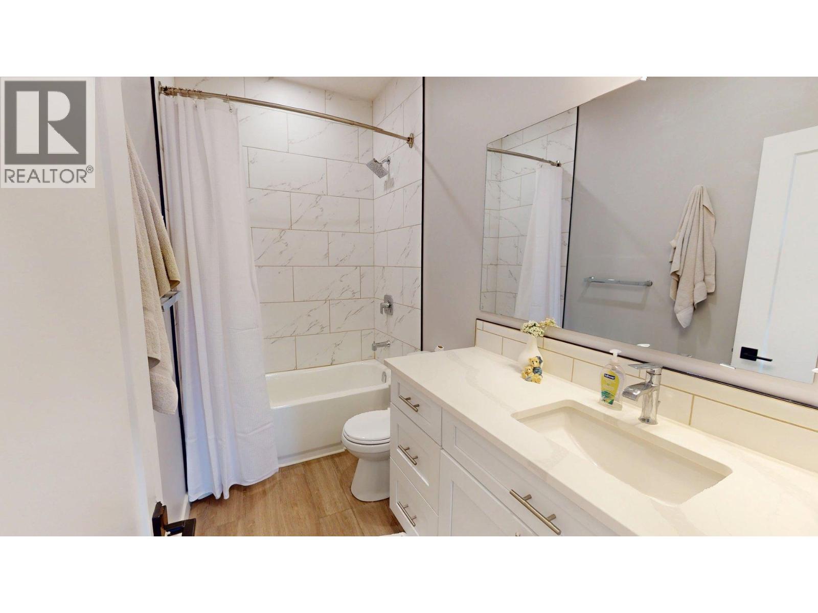 2258 Black Hawk Drive, Sparwood