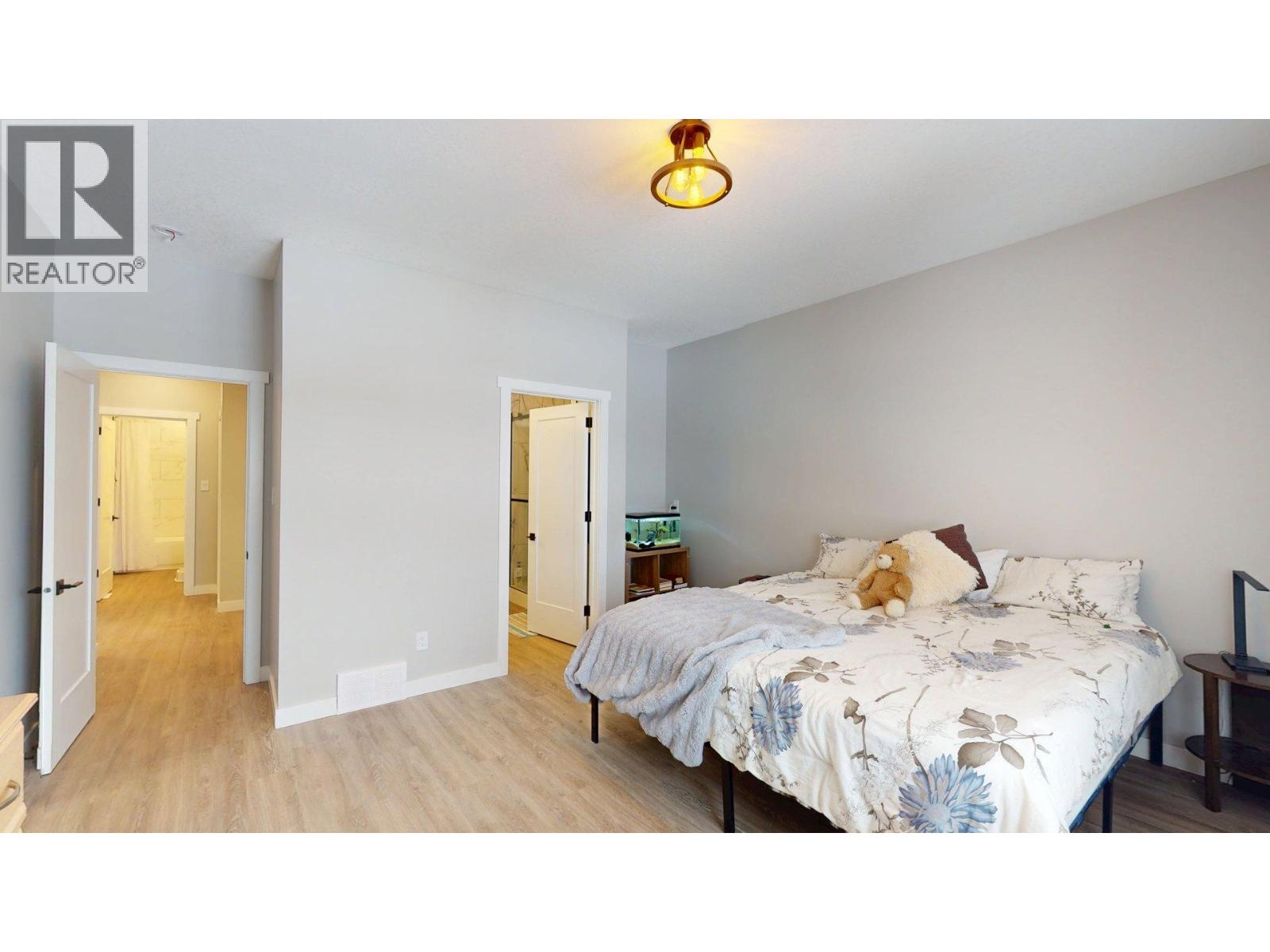 2258 Black Hawk Drive, Sparwood