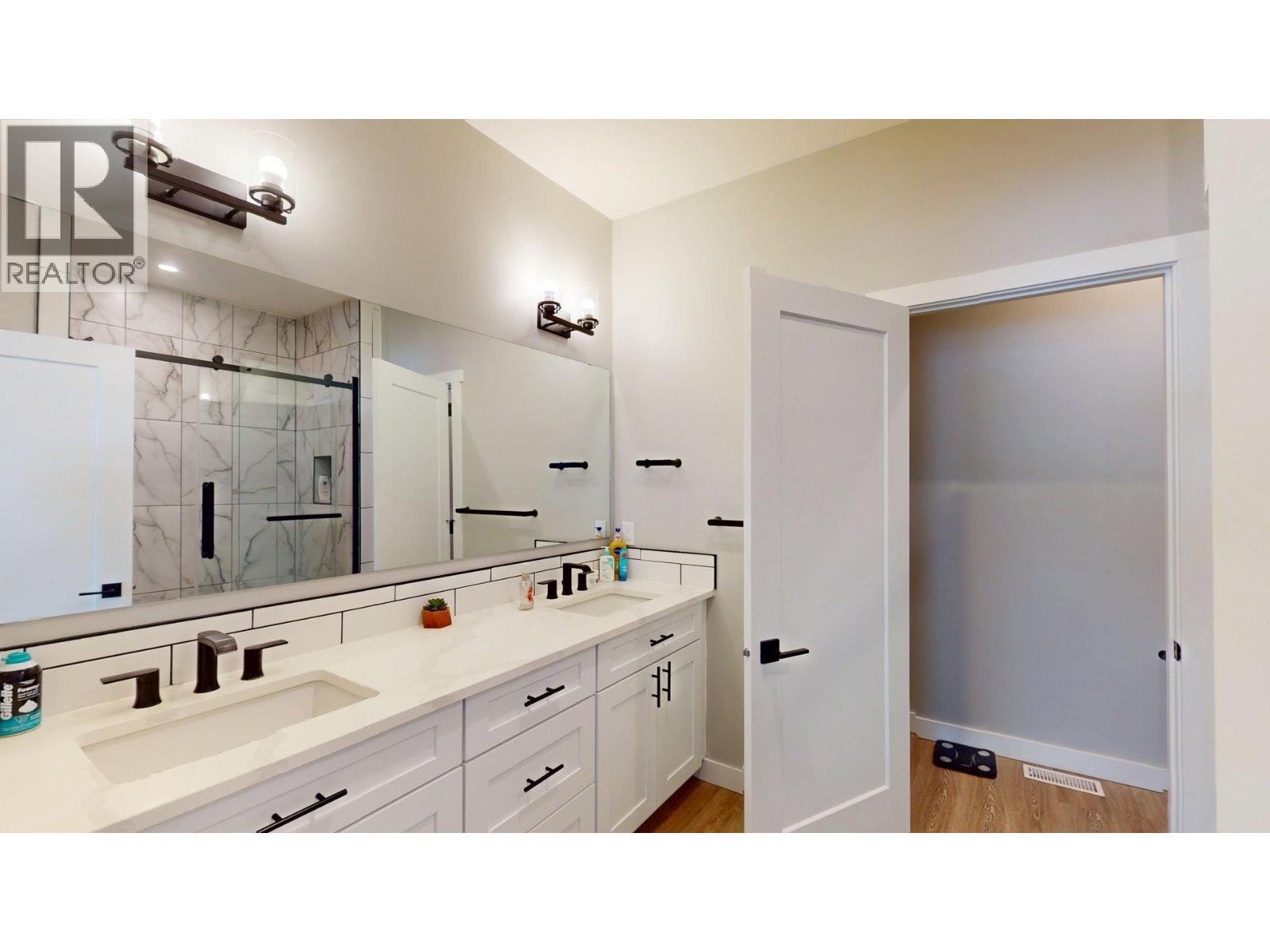 2258 Black Hawk Drive, Sparwood