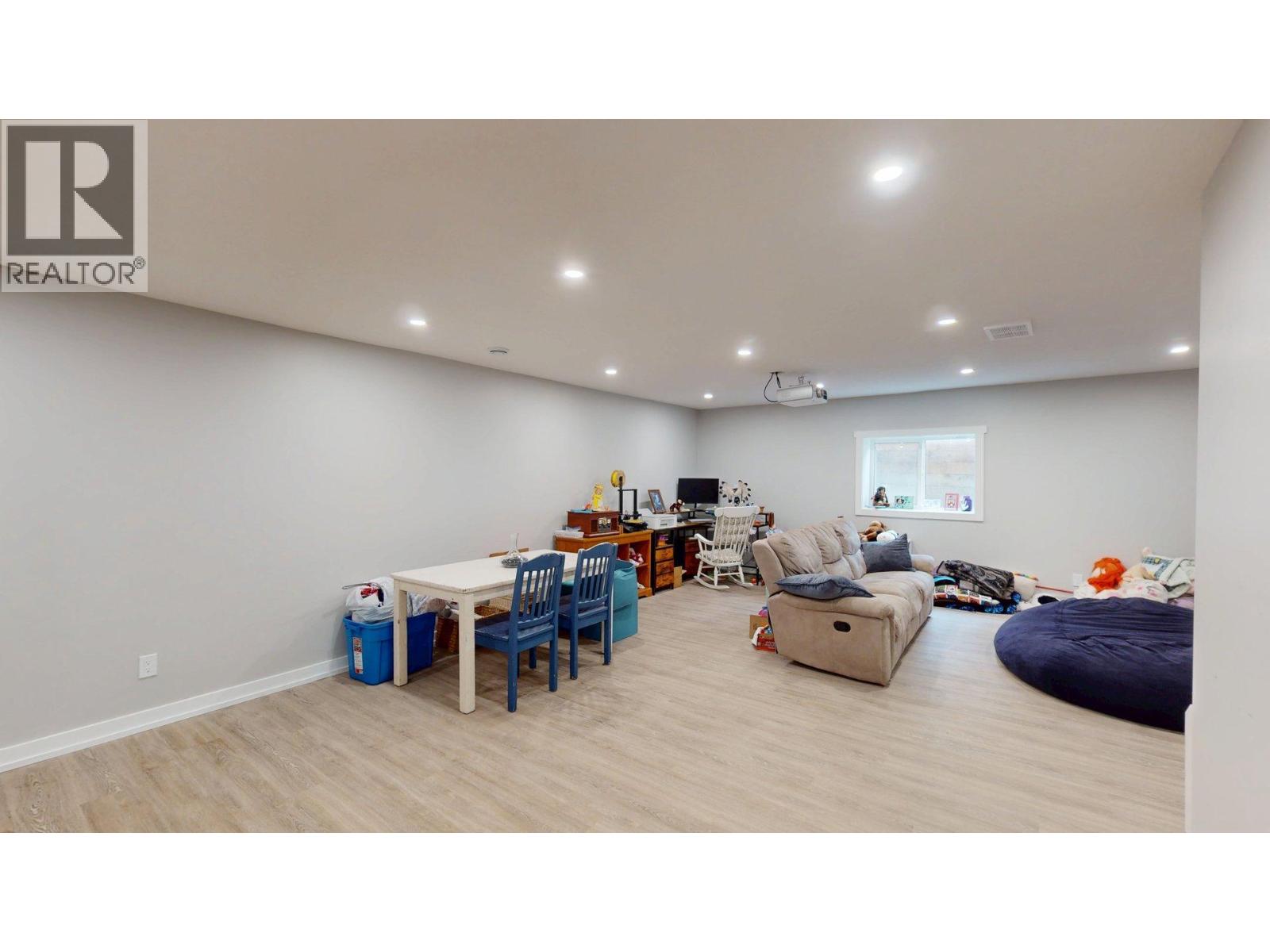 2258 Black Hawk Drive, Sparwood