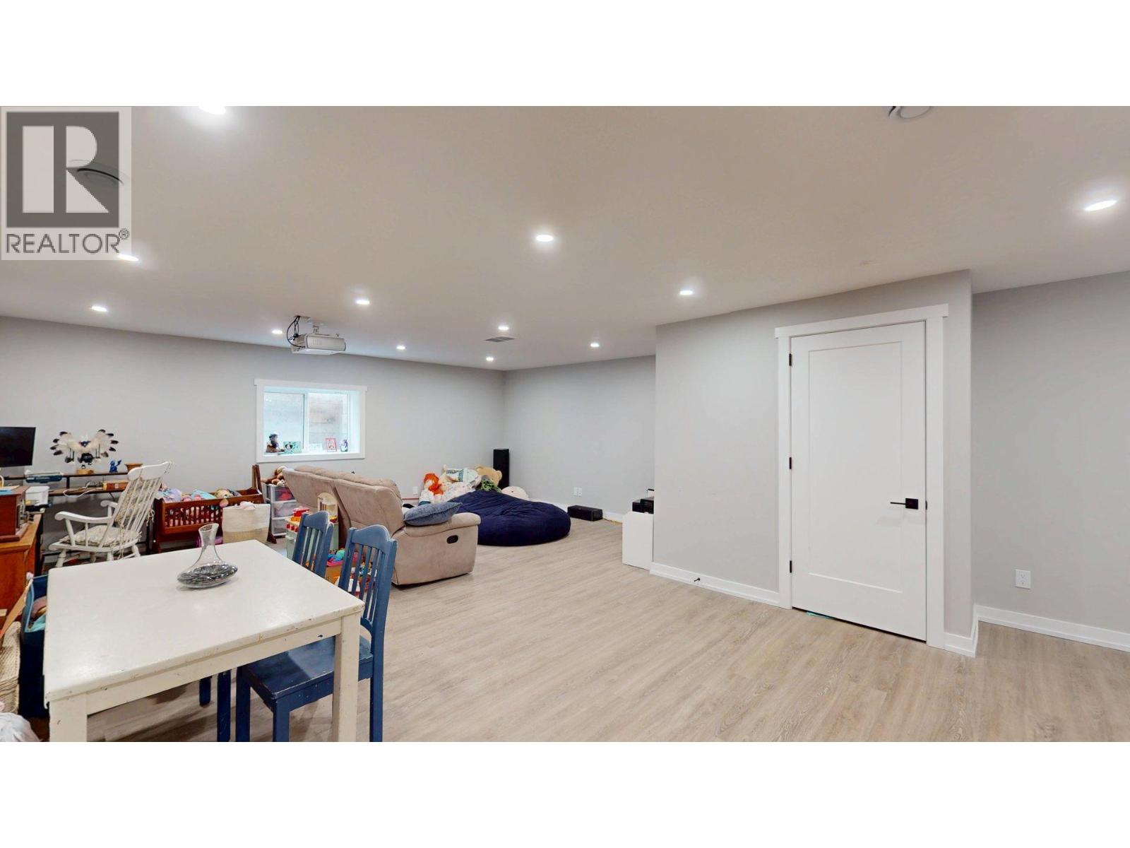 2258 Black Hawk Drive, Sparwood