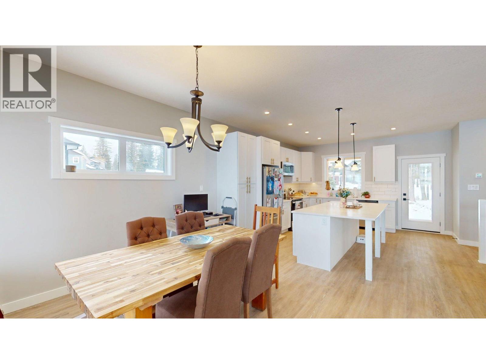 2258 Black Hawk Drive, Sparwood